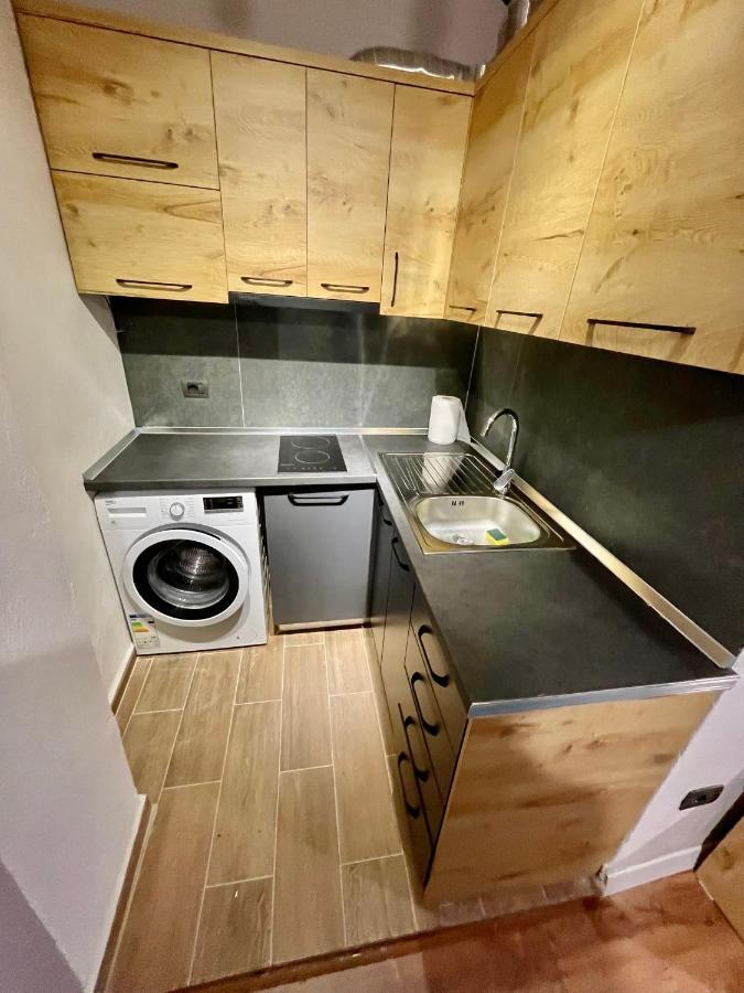 Keon Superb Studio Apartament 地拉那 外观 照片